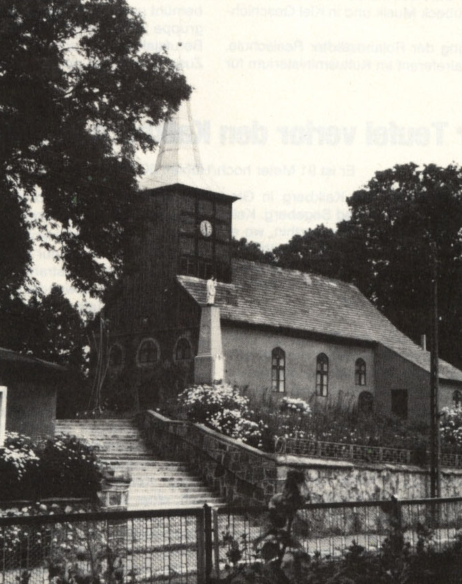 Die Kirche von Wusterwitz, Kreis Dramburg, Aufnahme aus dem Jahr 1983