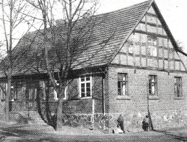 Die alte Schule in Wutzig Kreis Dramburg