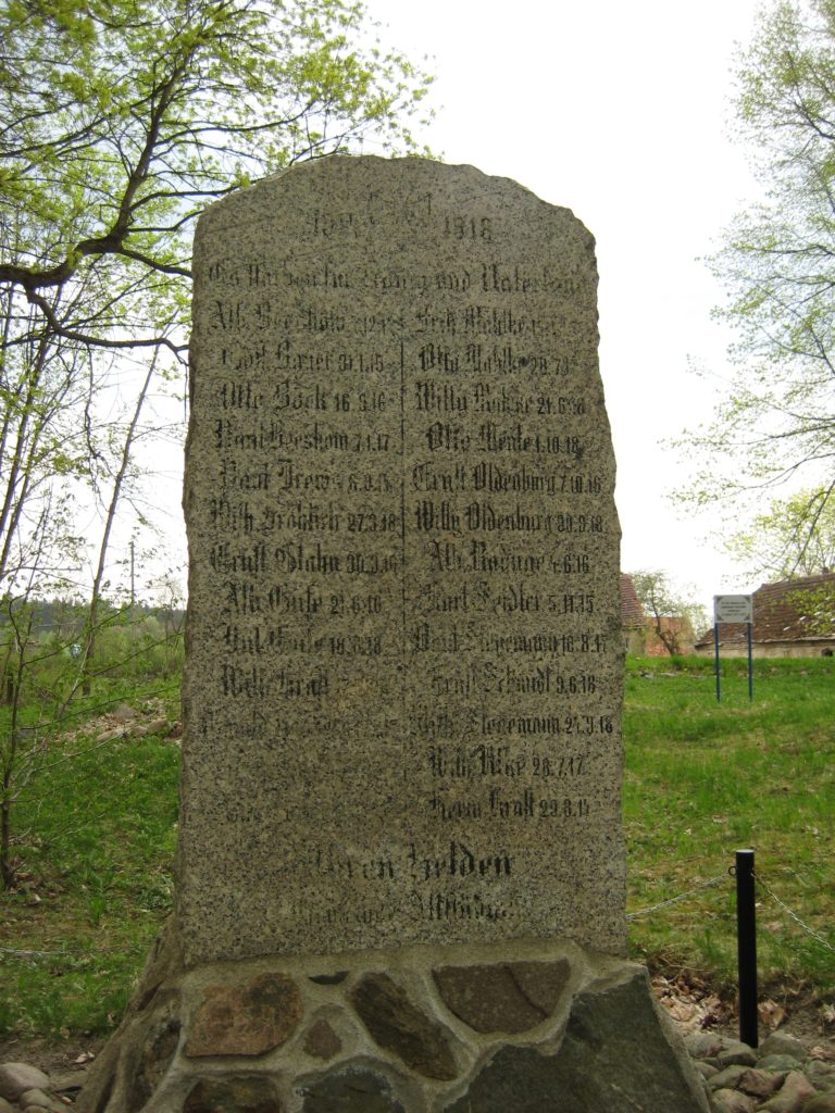 Kriegerdenkmal, Alt Stüdnitz, Kreis Dramburg