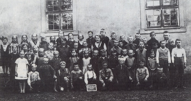 Schulklasse Güntershagen, Kreis Dramburg mit Lehrer Storm, 1934